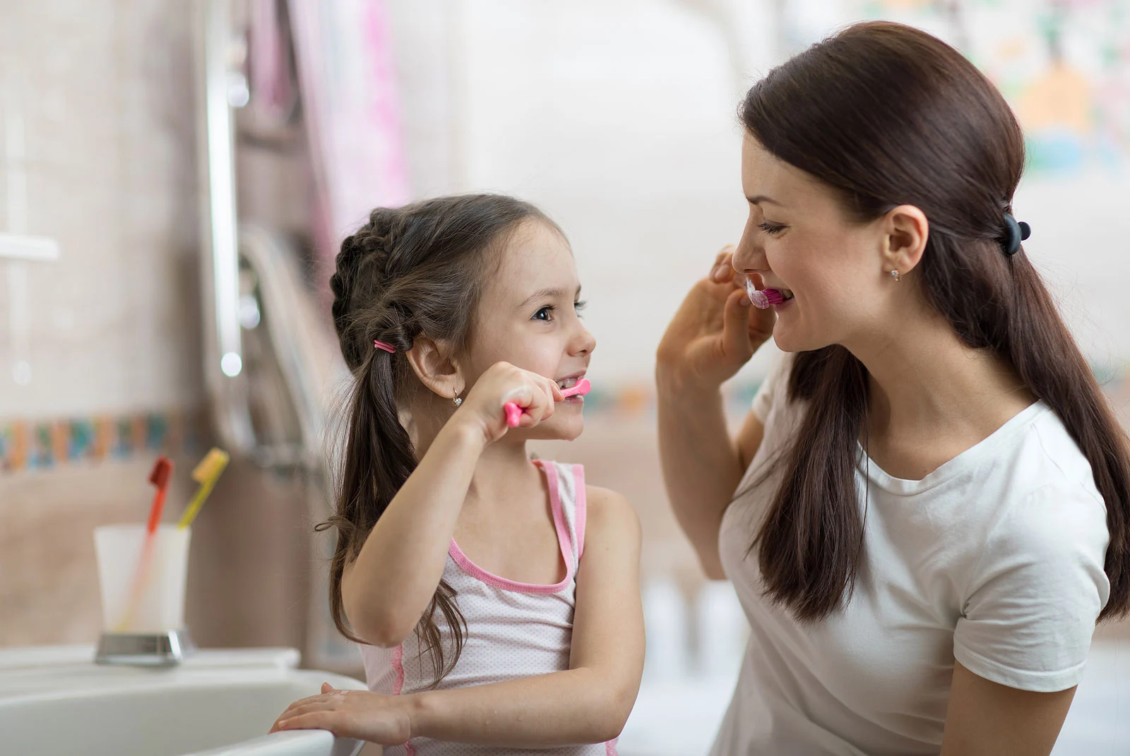 How Parental Habits Influence a Child’s Oral Hygiene Routine